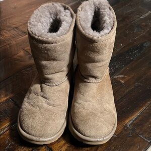 UGG Cozy Tan Shearling Boots Youth Size 1 Fair Condition